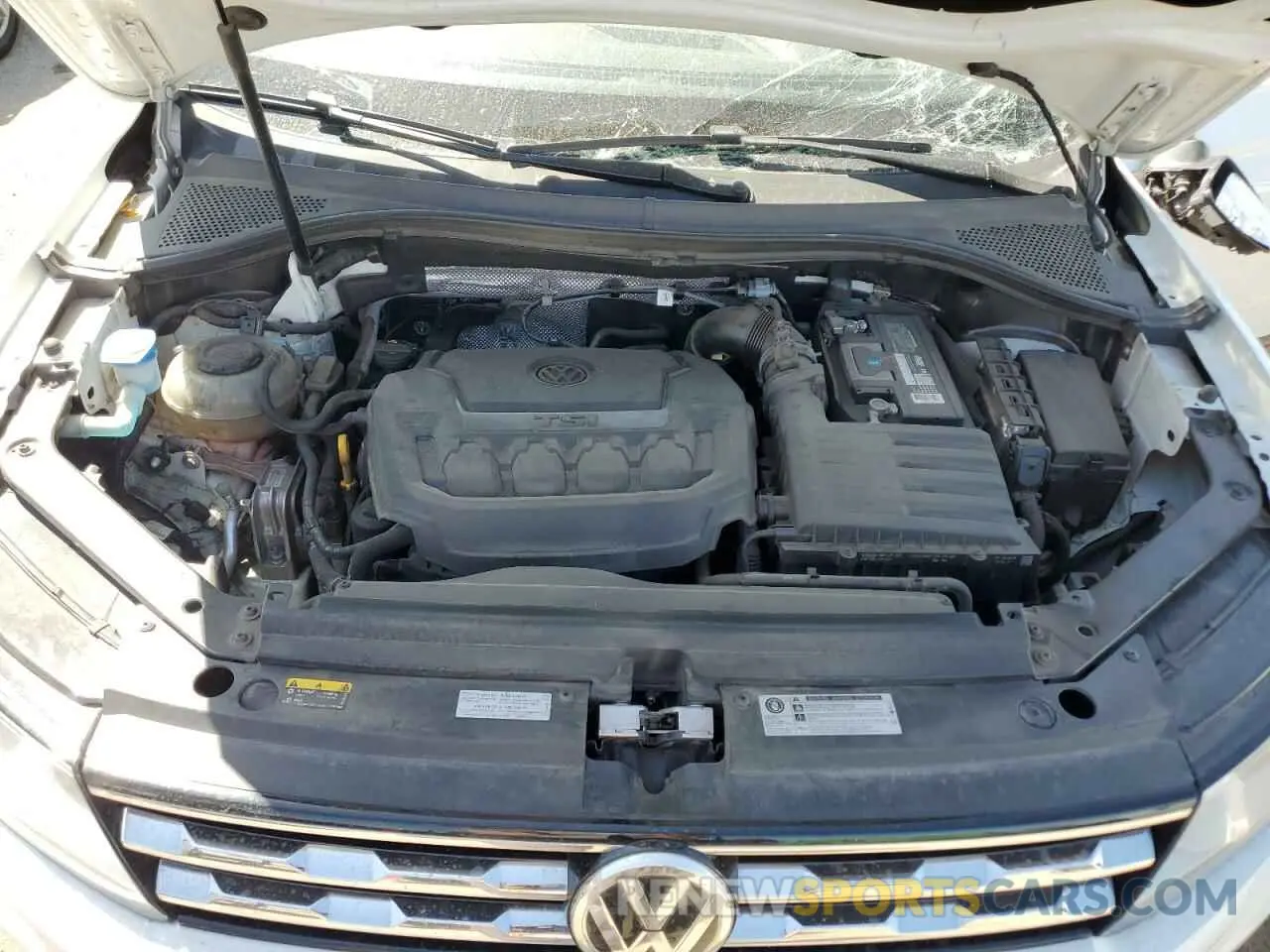 12 Photograph of a damaged car 3VV1B7AX6KM060191 VOLKSWAGEN TIGUAN 2019