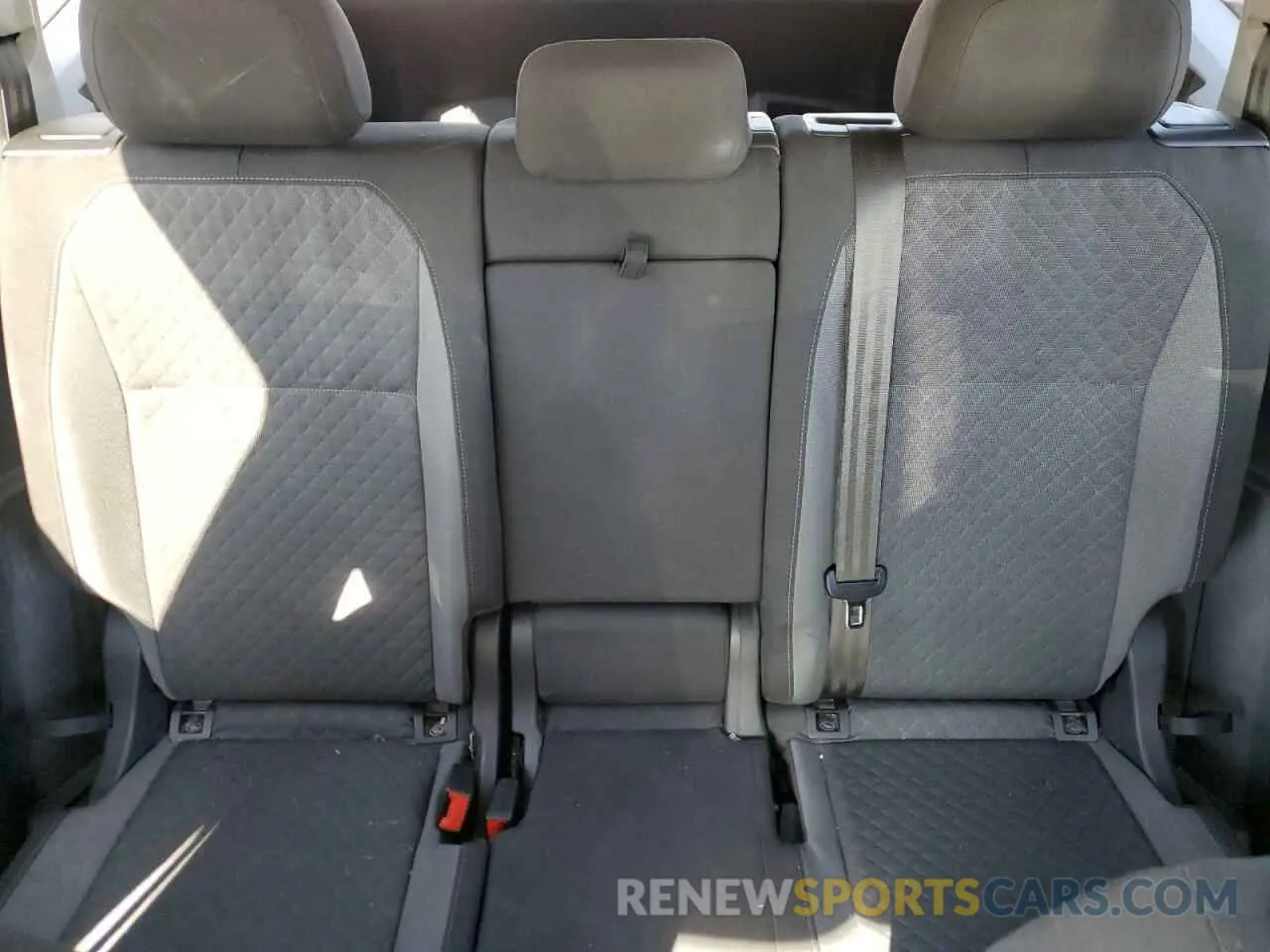 10 Photograph of a damaged car 3VV1B7AX6KM080196 VOLKSWAGEN TIGUAN 2019