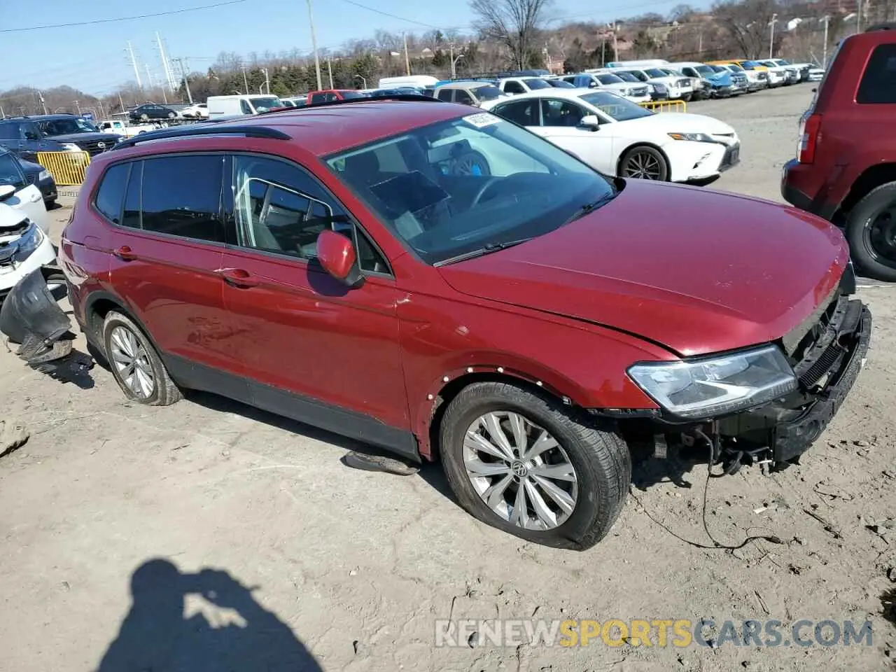 4 Photograph of a damaged car 3VV1B7AX6KM080196 VOLKSWAGEN TIGUAN 2019