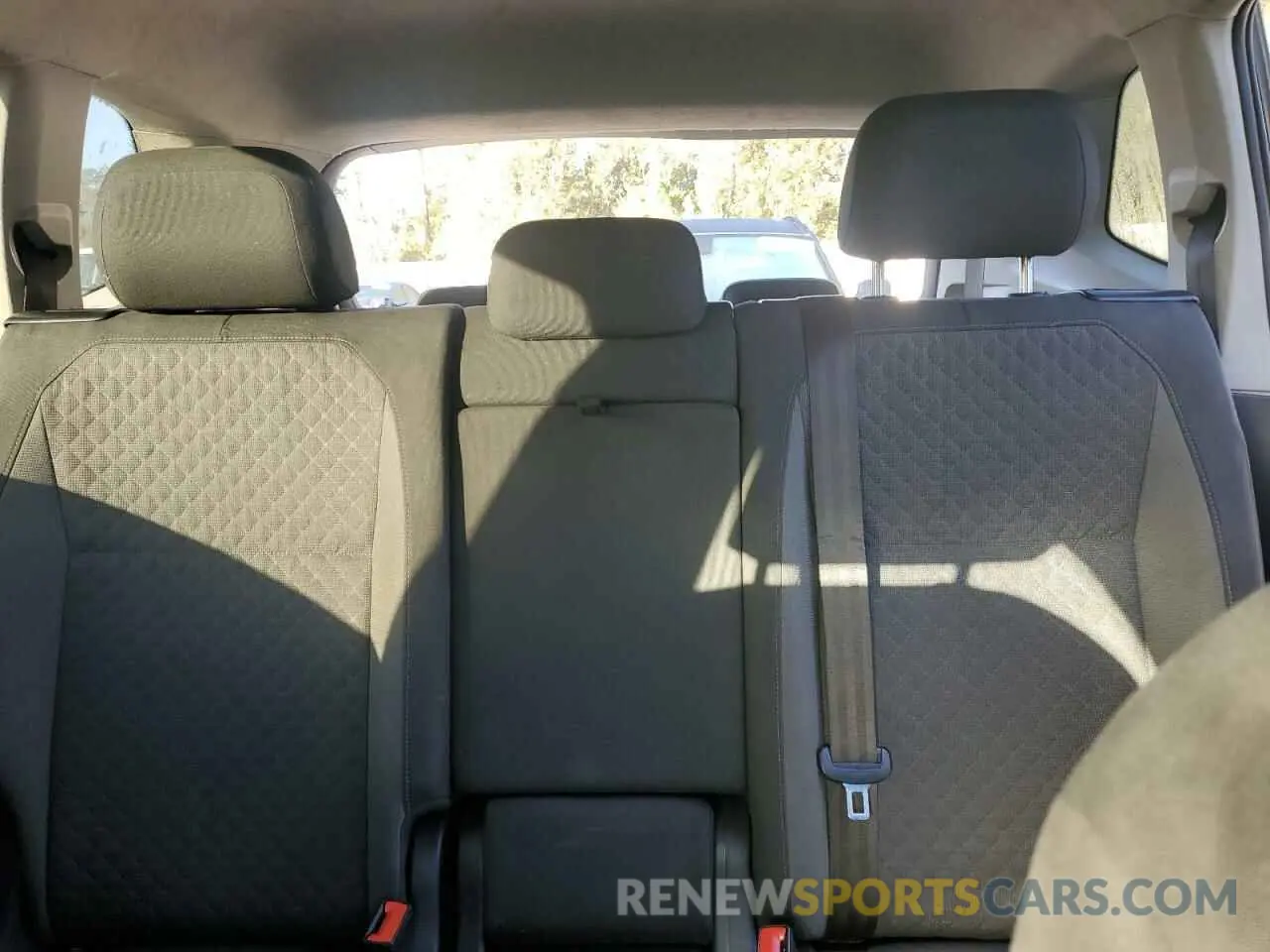 10 Photograph of a damaged car 3VV1B7AX7KM009136 VOLKSWAGEN TIGUAN 2019