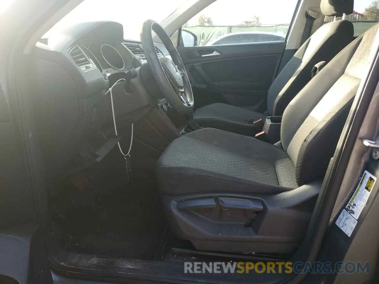 7 Photograph of a damaged car 3VV1B7AX7KM009136 VOLKSWAGEN TIGUAN 2019