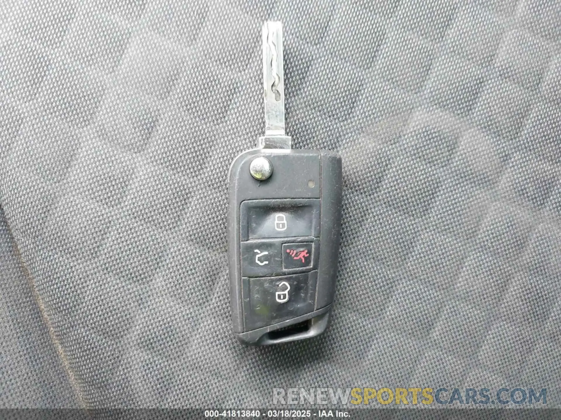11 Photograph of a damaged car 3VV1B7AX7KM013381 VOLKSWAGEN TIGUAN 2019
