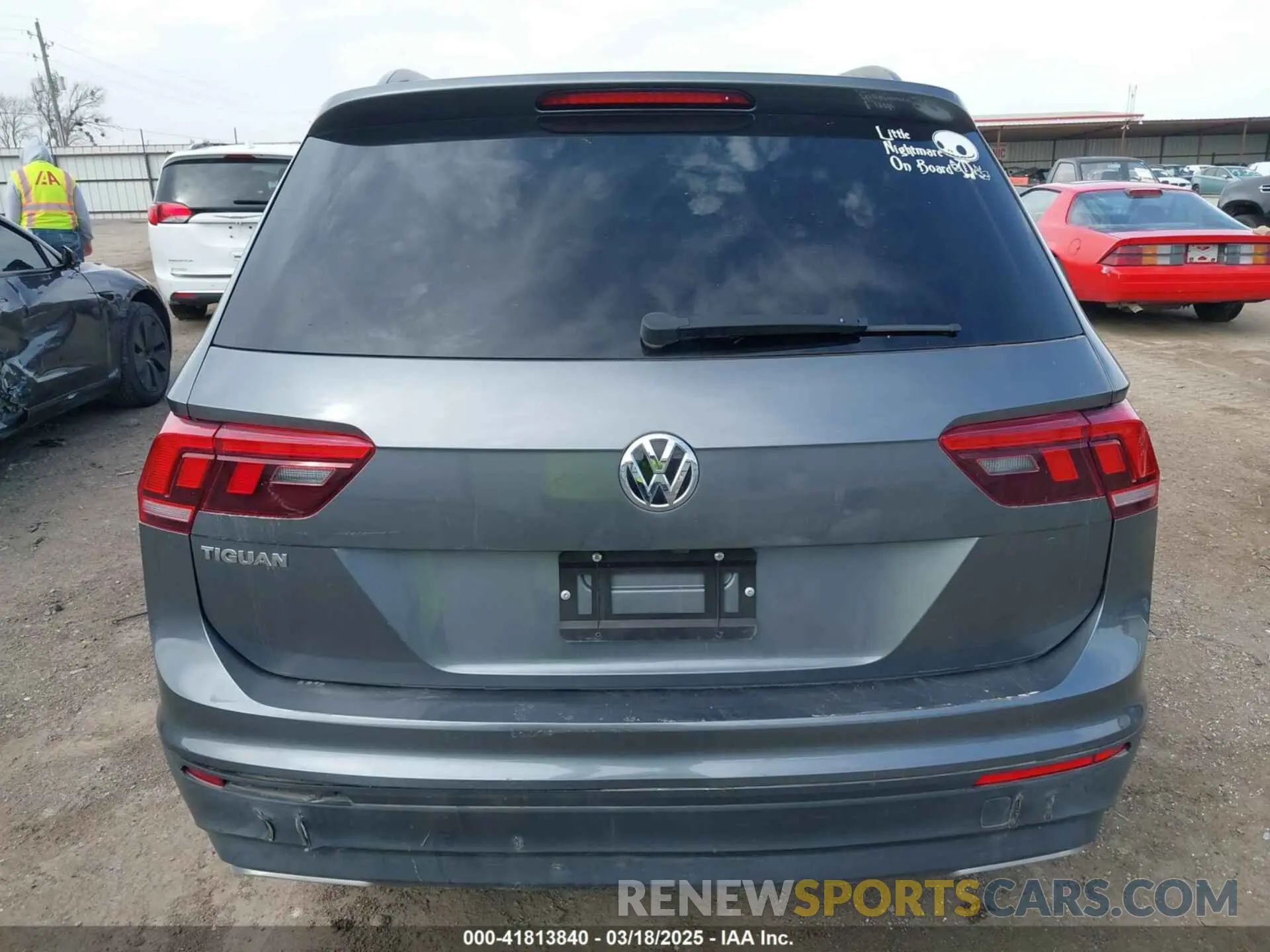 16 Photograph of a damaged car 3VV1B7AX7KM013381 VOLKSWAGEN TIGUAN 2019