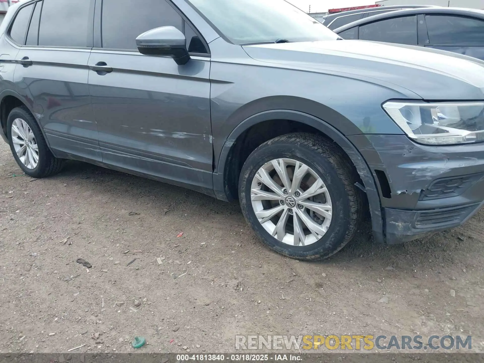 19 Photograph of a damaged car 3VV1B7AX7KM013381 VOLKSWAGEN TIGUAN 2019