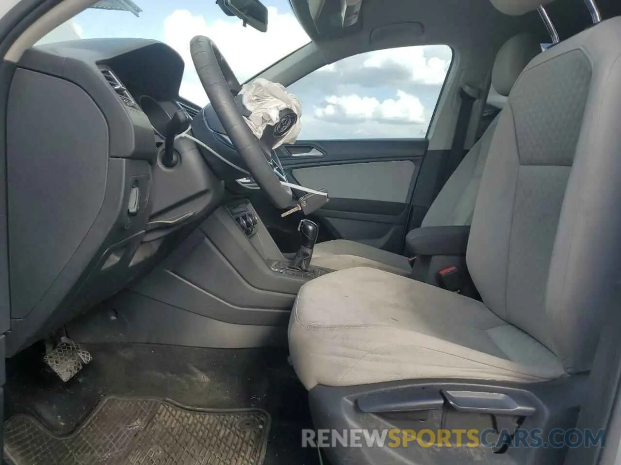 7 Photograph of a damaged car 3VV1B7AX7KM018936 VOLKSWAGEN TIGUAN 2019