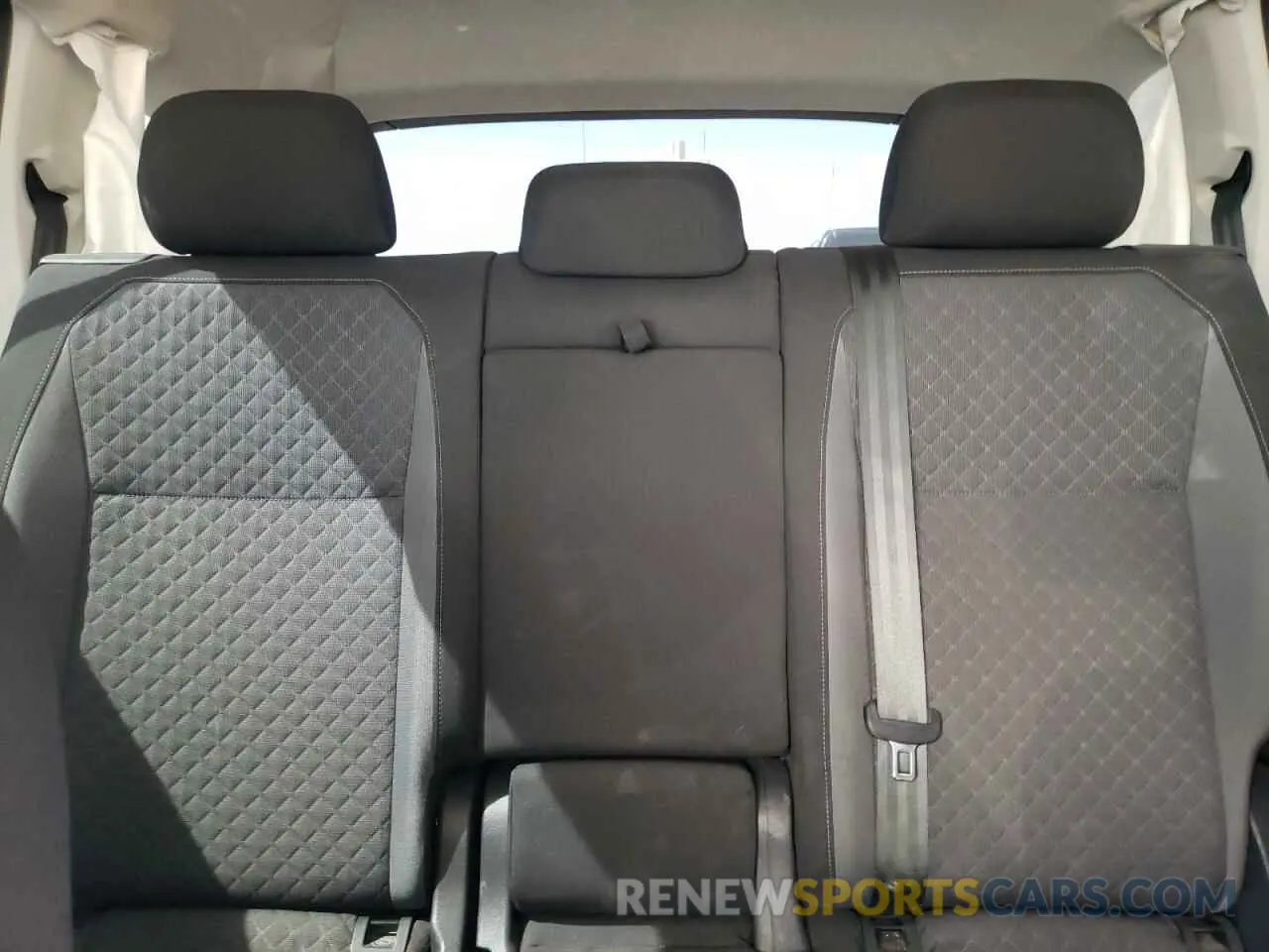 10 Photograph of a damaged car 3VV1B7AX7KM188679 VOLKSWAGEN TIGUAN 2019