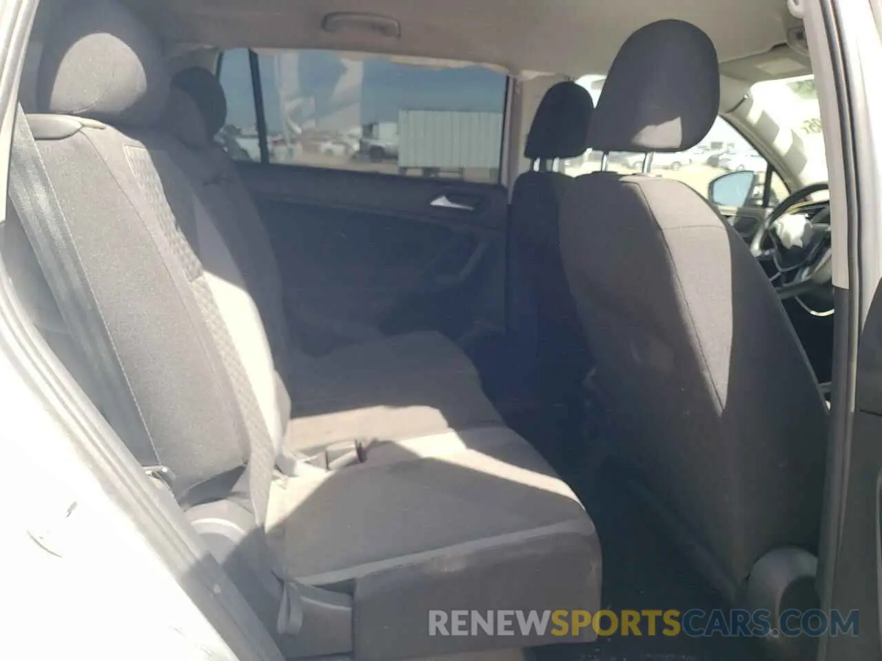 11 Photograph of a damaged car 3VV1B7AX7KM188679 VOLKSWAGEN TIGUAN 2019