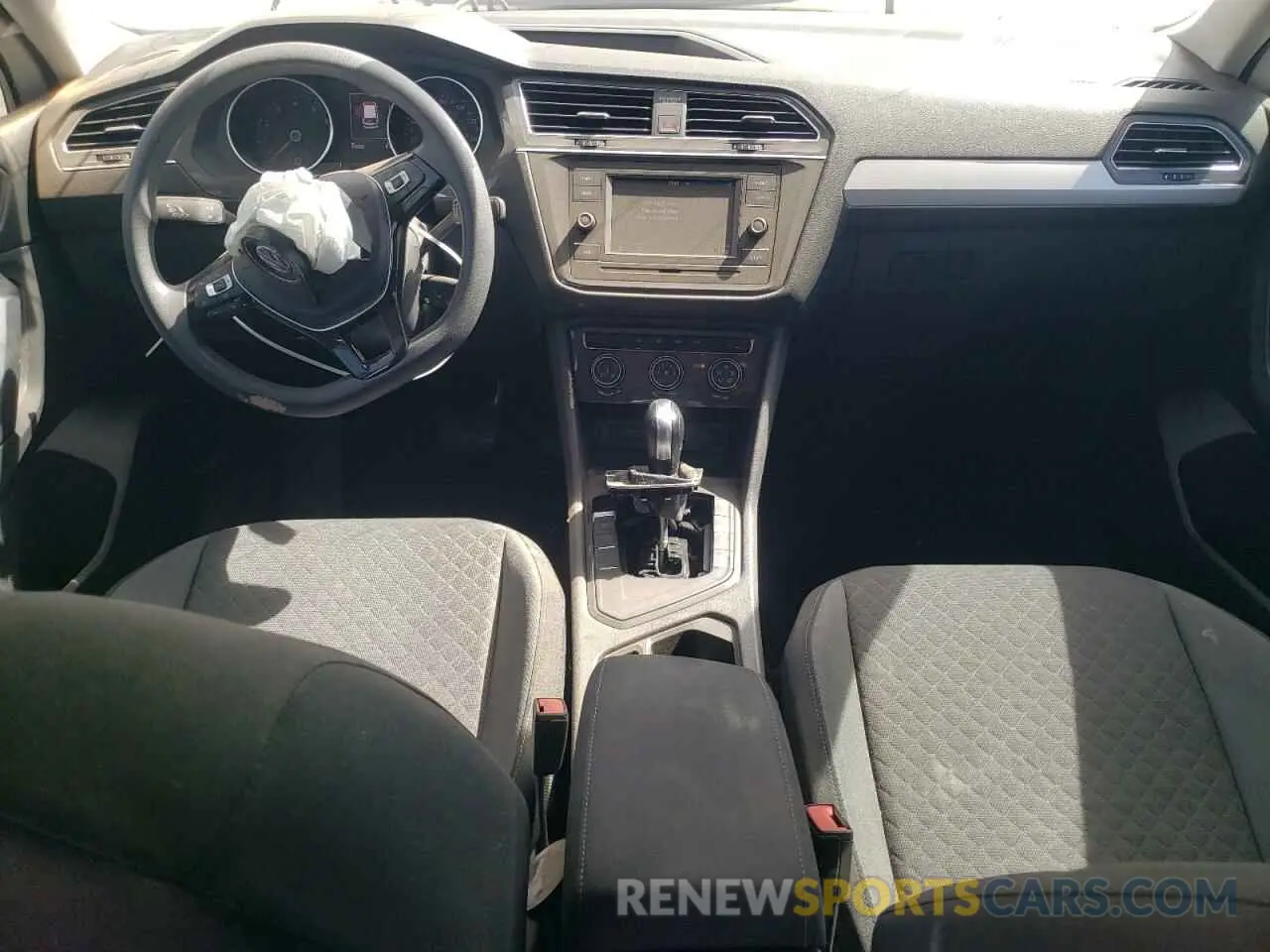 8 Photograph of a damaged car 3VV1B7AX7KM188679 VOLKSWAGEN TIGUAN 2019