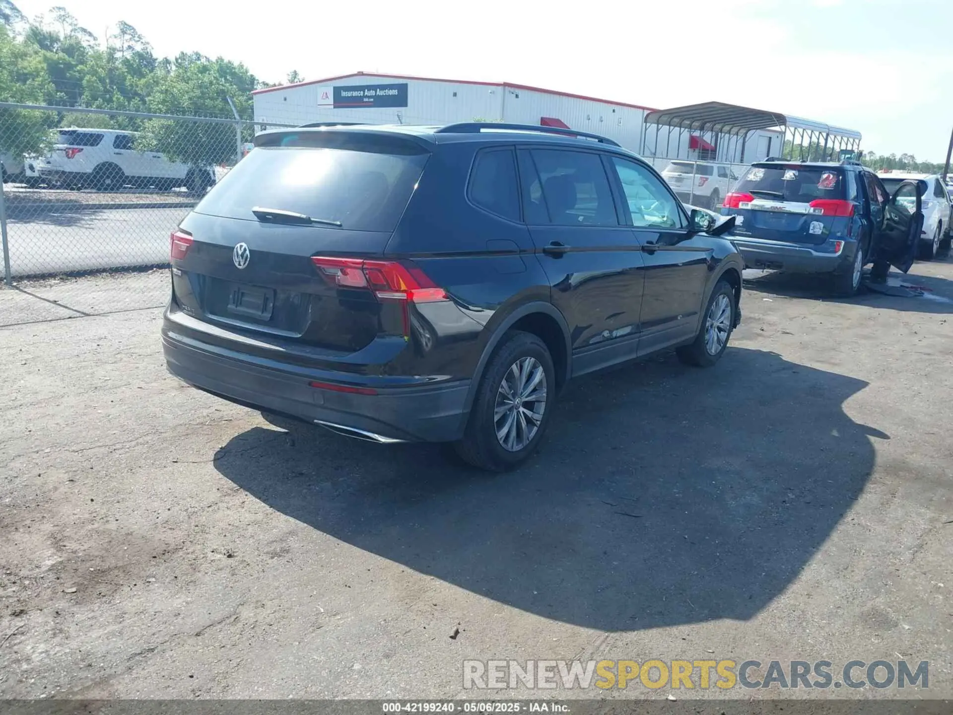 4 Photograph of a damaged car 3VV1B7AX8KM048544 VOLKSWAGEN TIGUAN 2019
