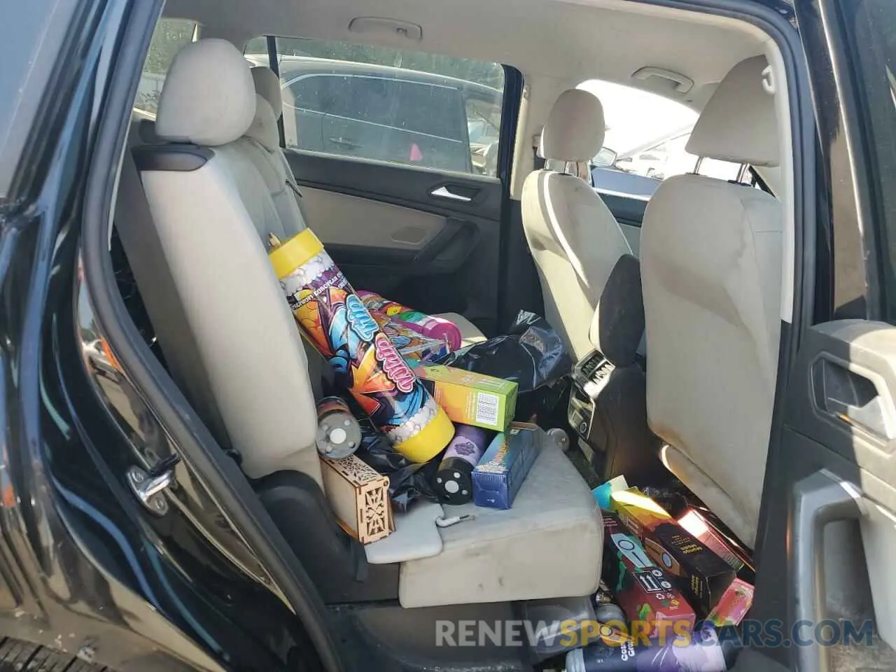 12 Photograph of a damaged car 3VV1B7AX9KM055163 VOLKSWAGEN TIGUAN 2019