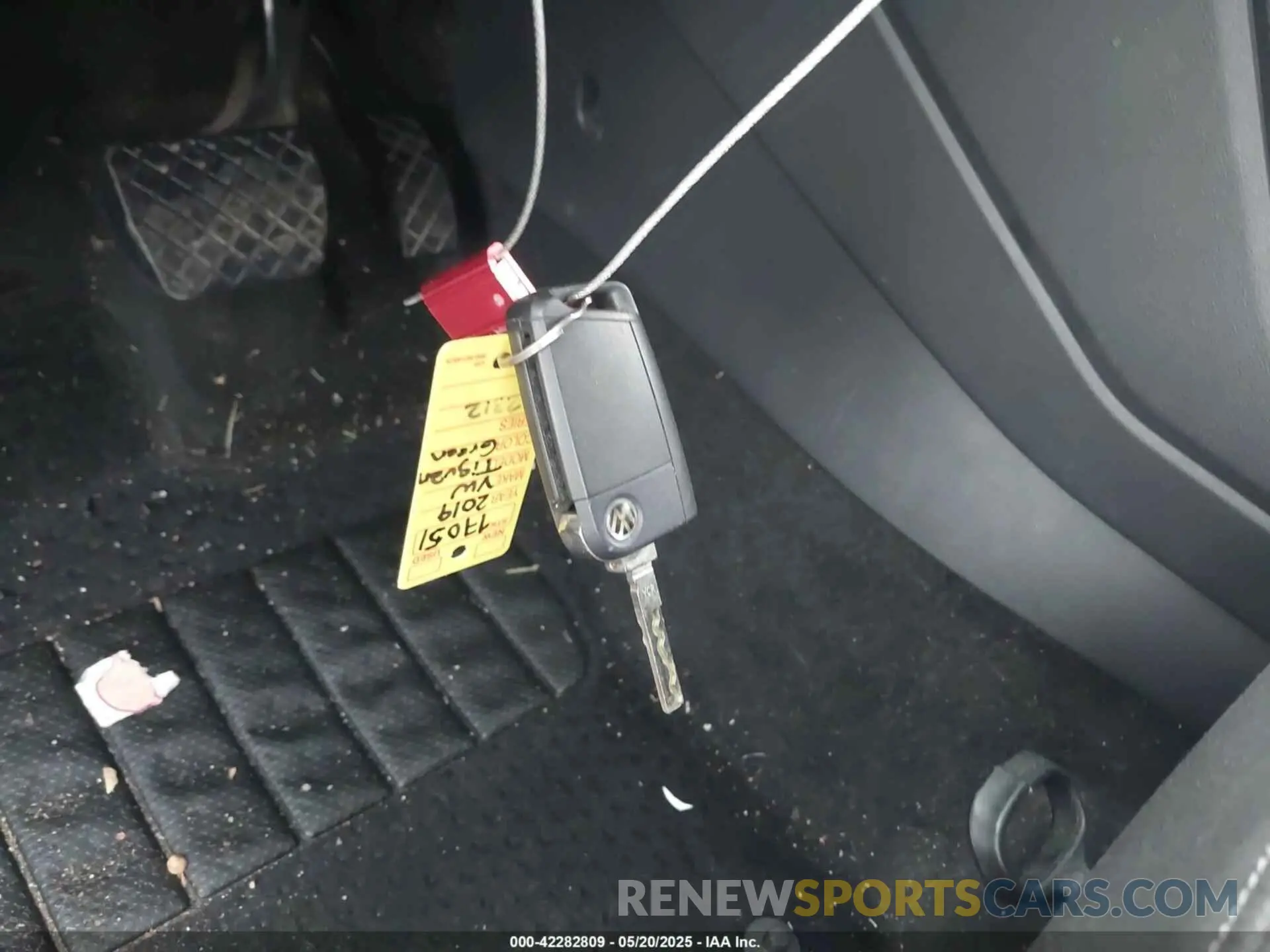 11 Photograph of a damaged car 3VV1B7AXXKM002312 VOLKSWAGEN TIGUAN 2019