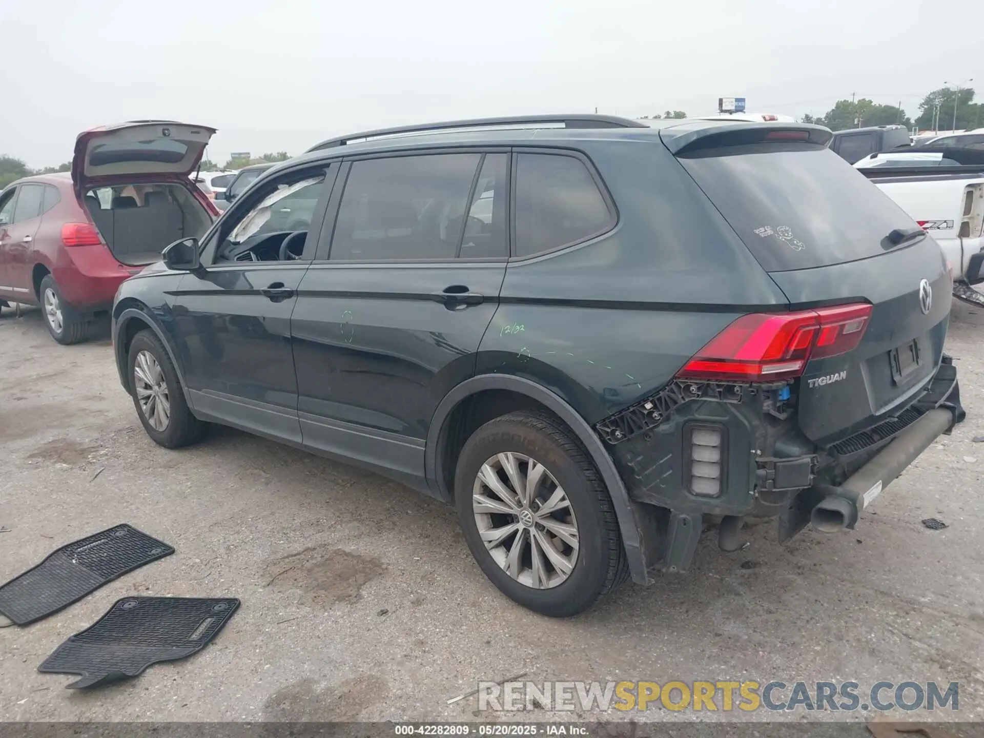 3 Photograph of a damaged car 3VV1B7AXXKM002312 VOLKSWAGEN TIGUAN 2019