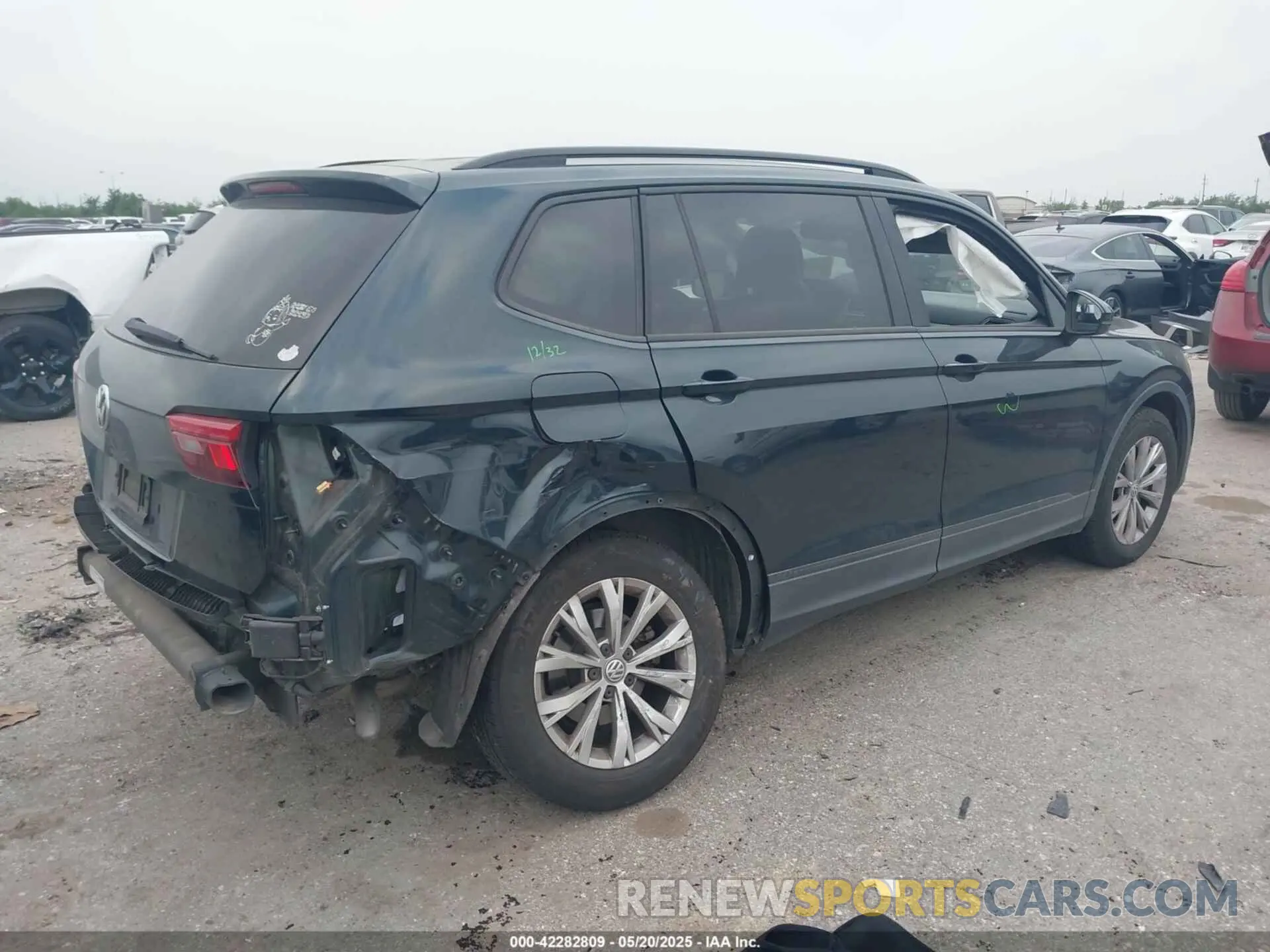 4 Photograph of a damaged car 3VV1B7AXXKM002312 VOLKSWAGEN TIGUAN 2019