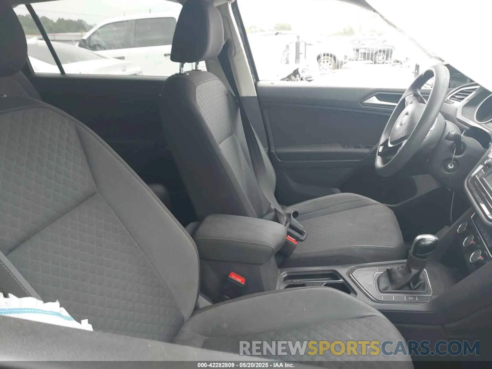 5 Photograph of a damaged car 3VV1B7AXXKM002312 VOLKSWAGEN TIGUAN 2019