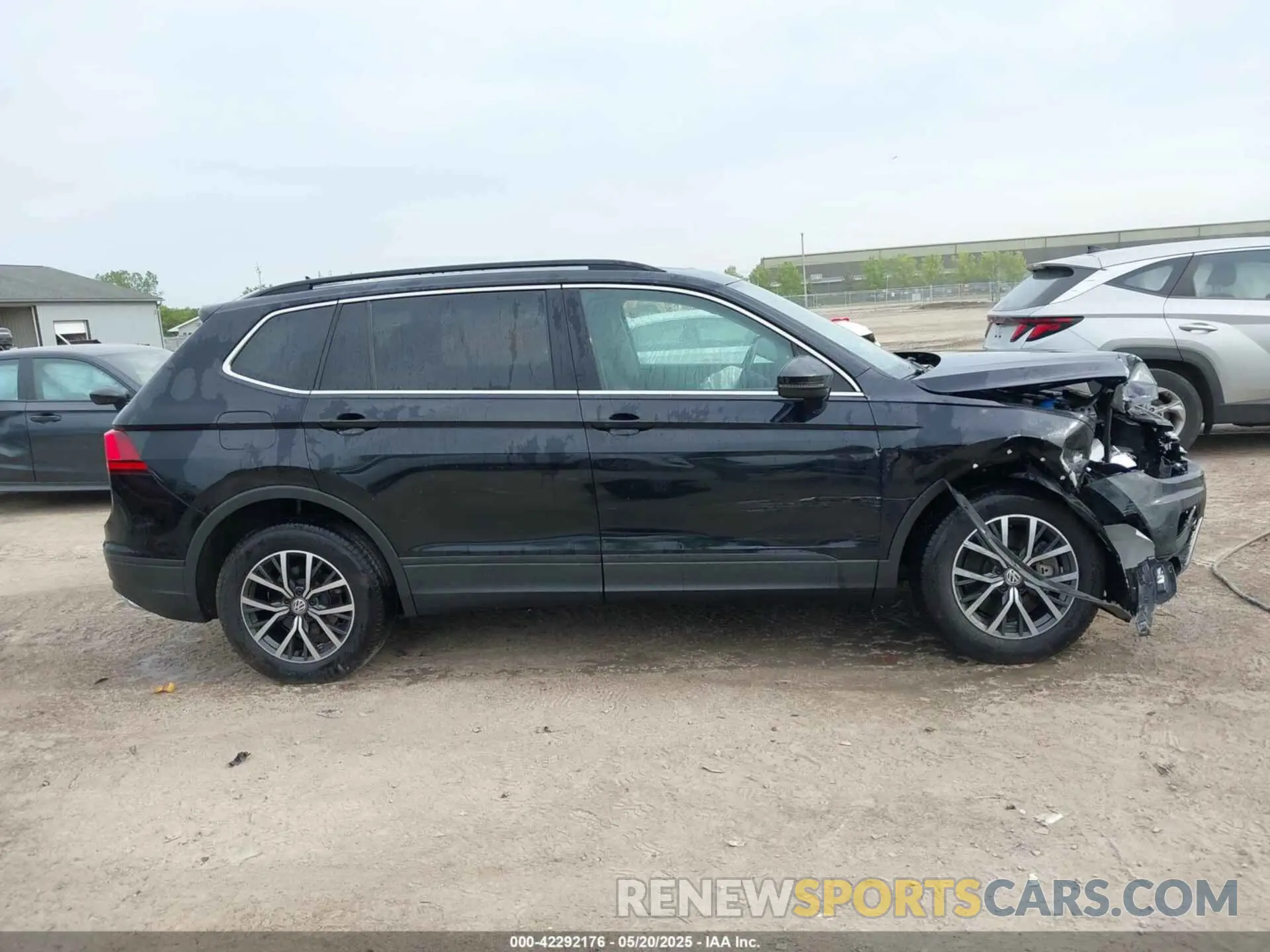 13 Photograph of a damaged car 3VV2B7AX0KM012397 VOLKSWAGEN TIGUAN 2019