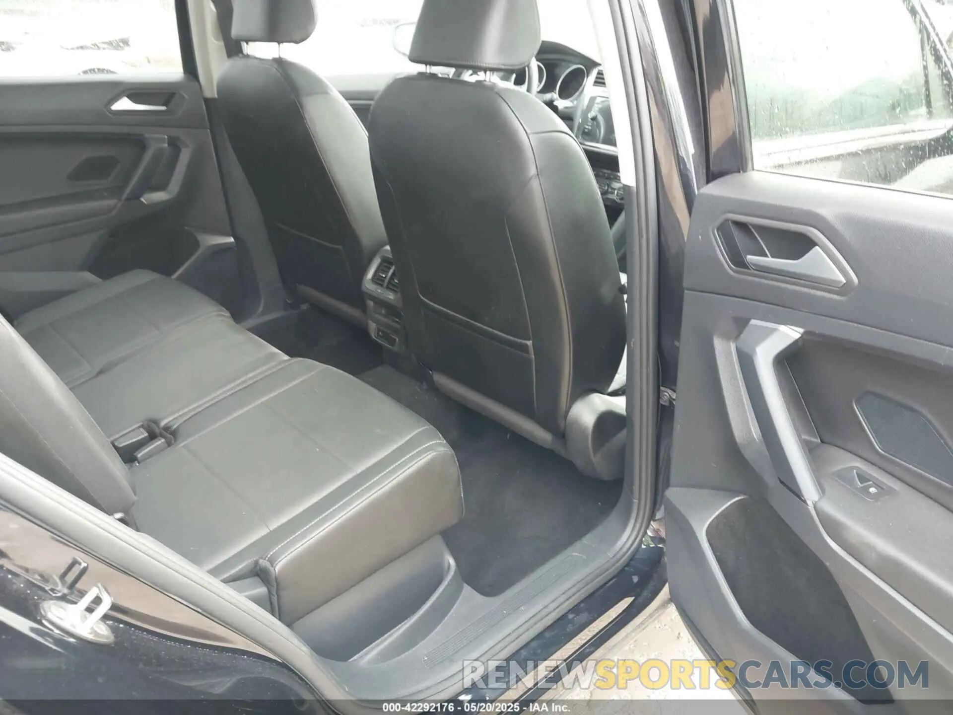 8 Photograph of a damaged car 3VV2B7AX0KM012397 VOLKSWAGEN TIGUAN 2019