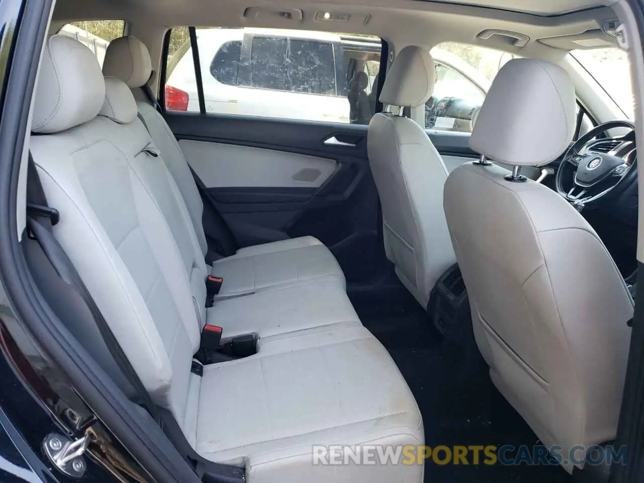 11 Photograph of a damaged car 3VV2B7AX0KM085656 VOLKSWAGEN TIGUAN 2019