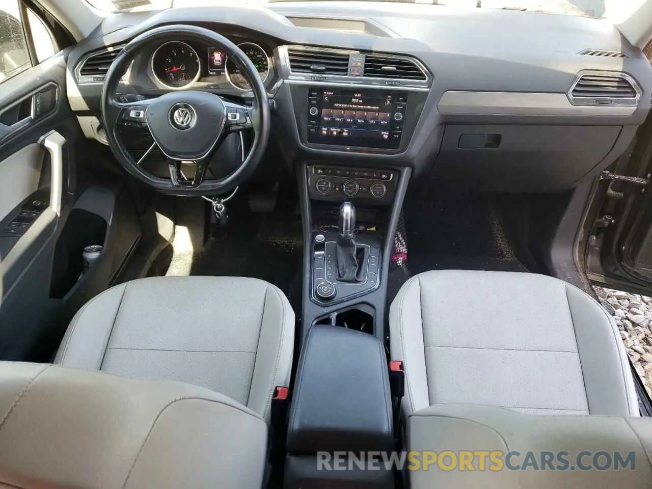 8 Photograph of a damaged car 3VV2B7AX0KM085656 VOLKSWAGEN TIGUAN 2019