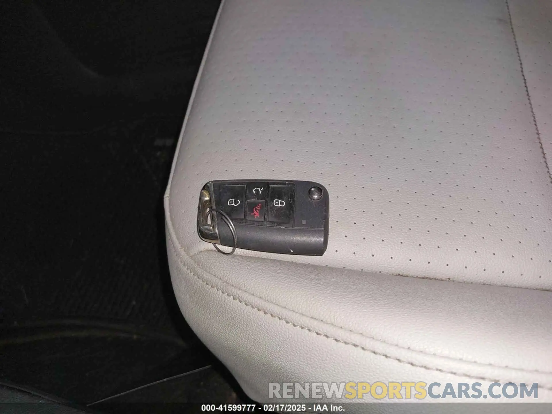 11 Photograph of a damaged car 3VV2B7AX0KM098259 VOLKSWAGEN TIGUAN 2019