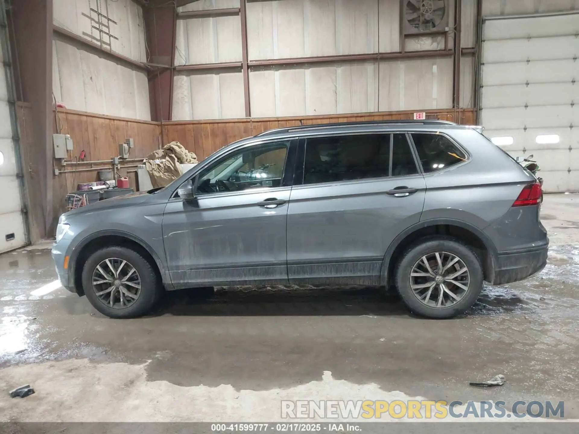 14 Photograph of a damaged car 3VV2B7AX0KM098259 VOLKSWAGEN TIGUAN 2019