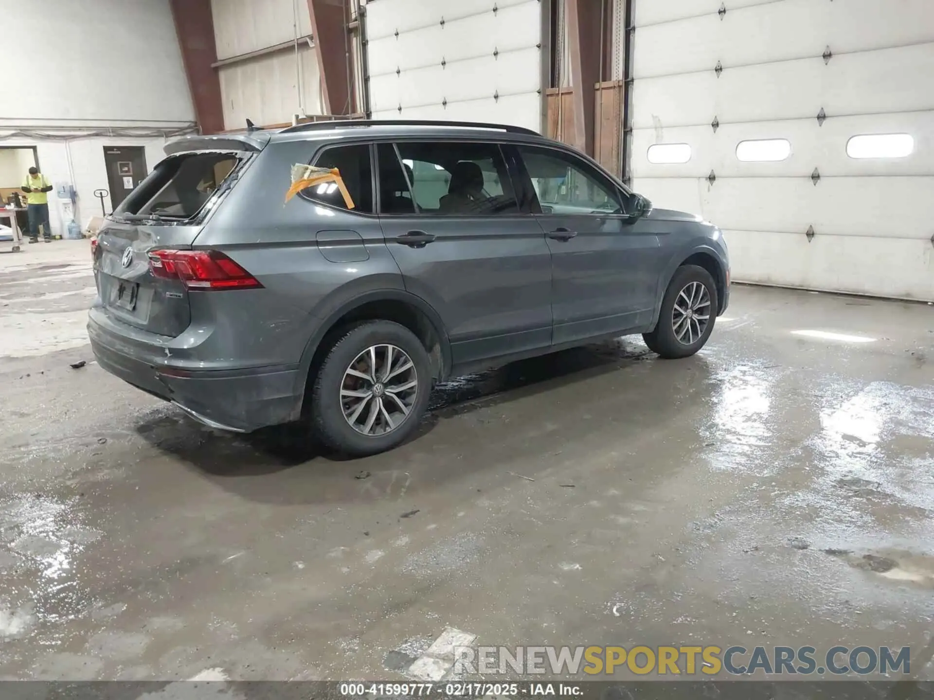 4 Photograph of a damaged car 3VV2B7AX0KM098259 VOLKSWAGEN TIGUAN 2019