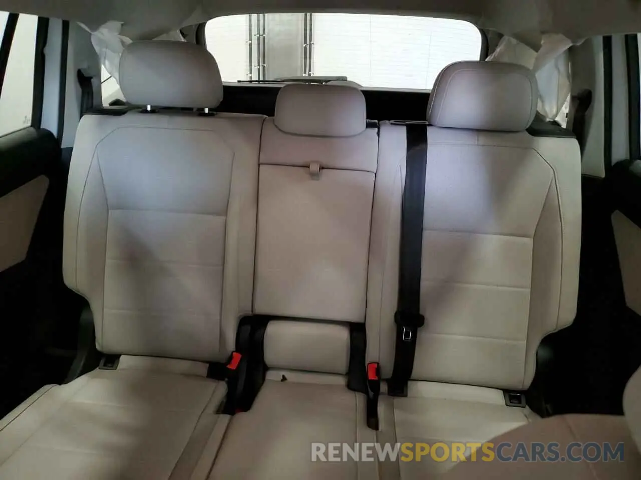 10 Photograph of a damaged car 3VV2B7AX0KM157357 VOLKSWAGEN TIGUAN 2019