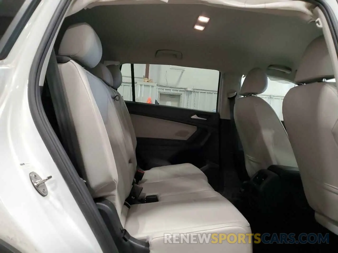 11 Photograph of a damaged car 3VV2B7AX0KM157357 VOLKSWAGEN TIGUAN 2019
