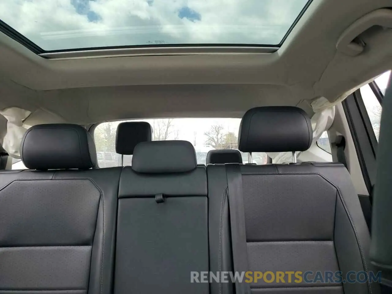 10 Photograph of a damaged car 3VV2B7AX0KM161571 VOLKSWAGEN TIGUAN 2019