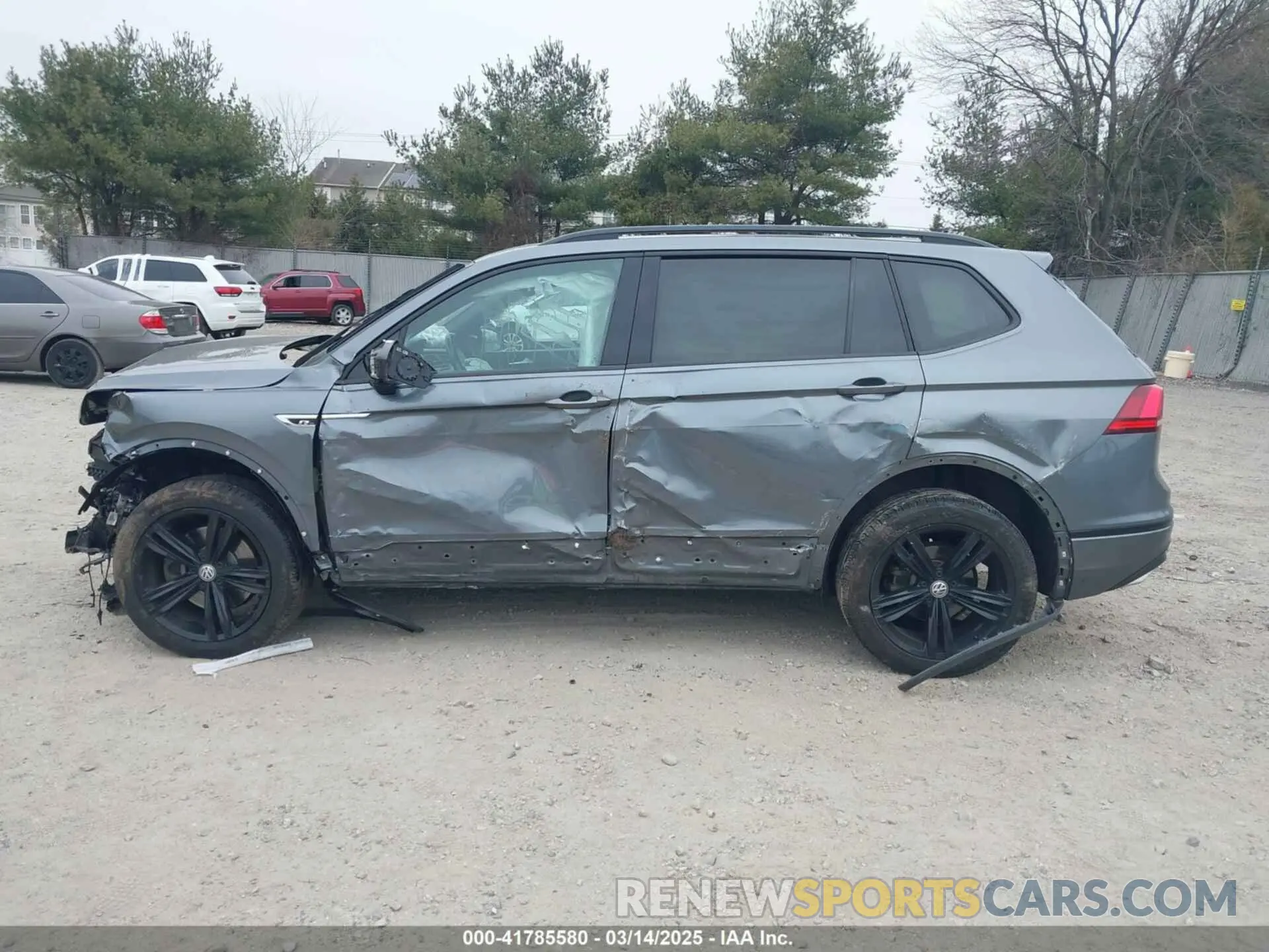 14 Photograph of a damaged car 3VV2B7AX0KM186146 VOLKSWAGEN TIGUAN 2019