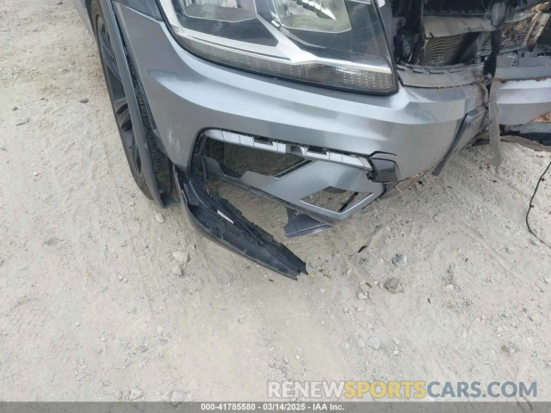 18 Photograph of a damaged car 3VV2B7AX0KM186146 VOLKSWAGEN TIGUAN 2019