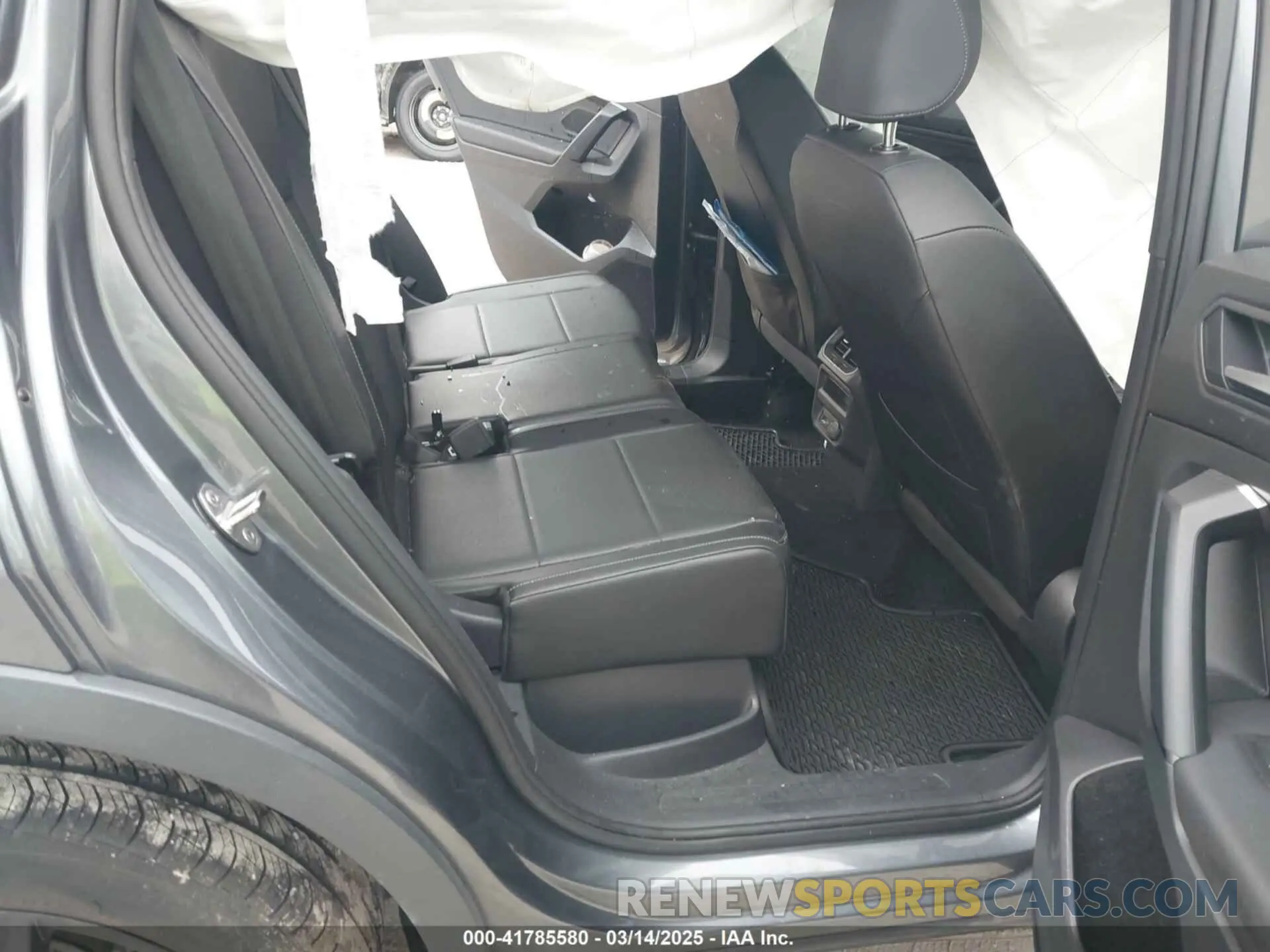 8 Photograph of a damaged car 3VV2B7AX0KM186146 VOLKSWAGEN TIGUAN 2019
