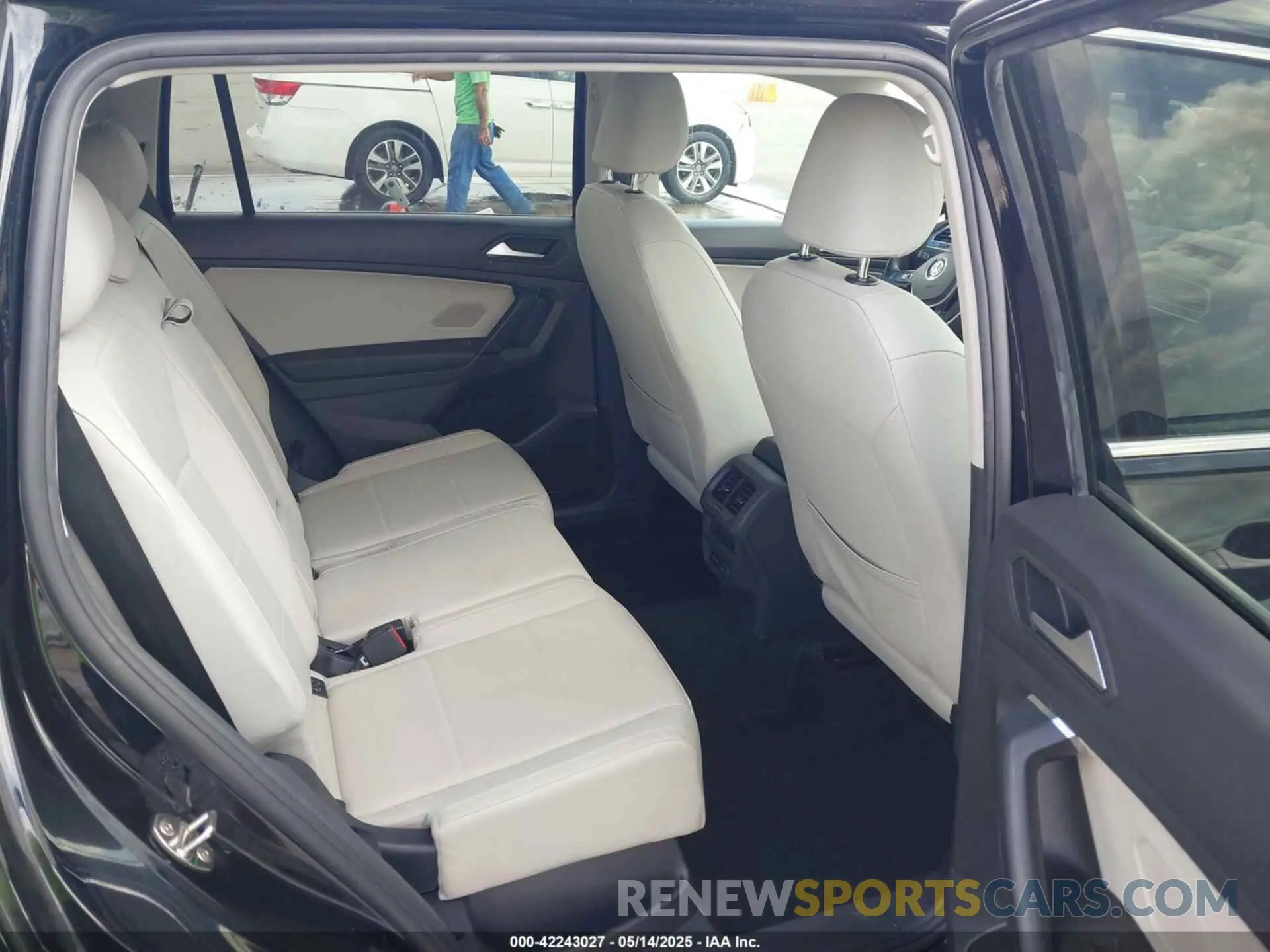 8 Photograph of a damaged car 3VV2B7AX0KM189726 VOLKSWAGEN TIGUAN 2019