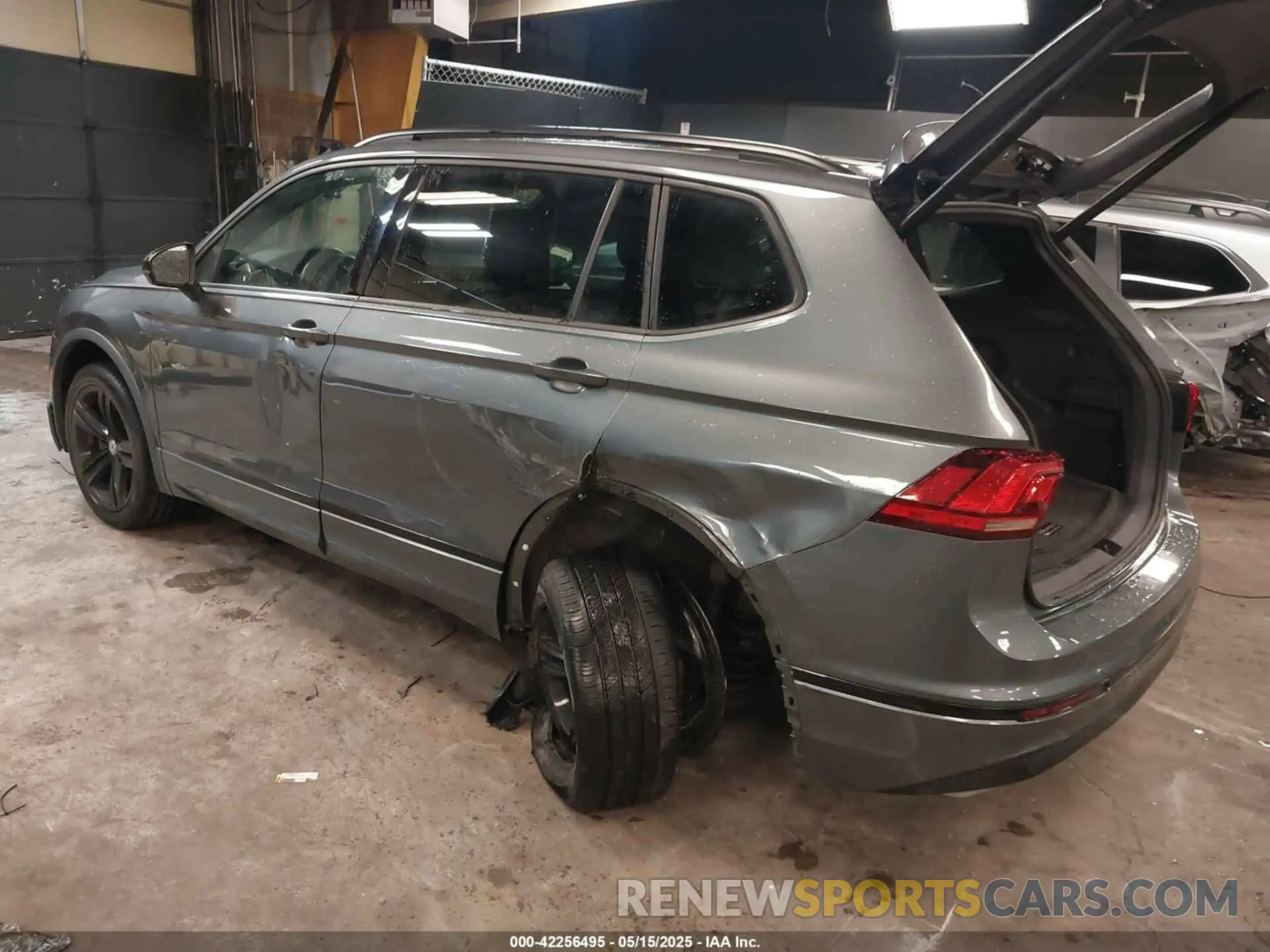 3 Photograph of a damaged car 3VV2B7AX0KM191637 VOLKSWAGEN TIGUAN 2019