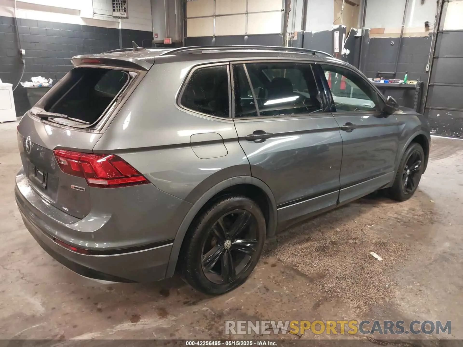 4 Photograph of a damaged car 3VV2B7AX0KM191637 VOLKSWAGEN TIGUAN 2019