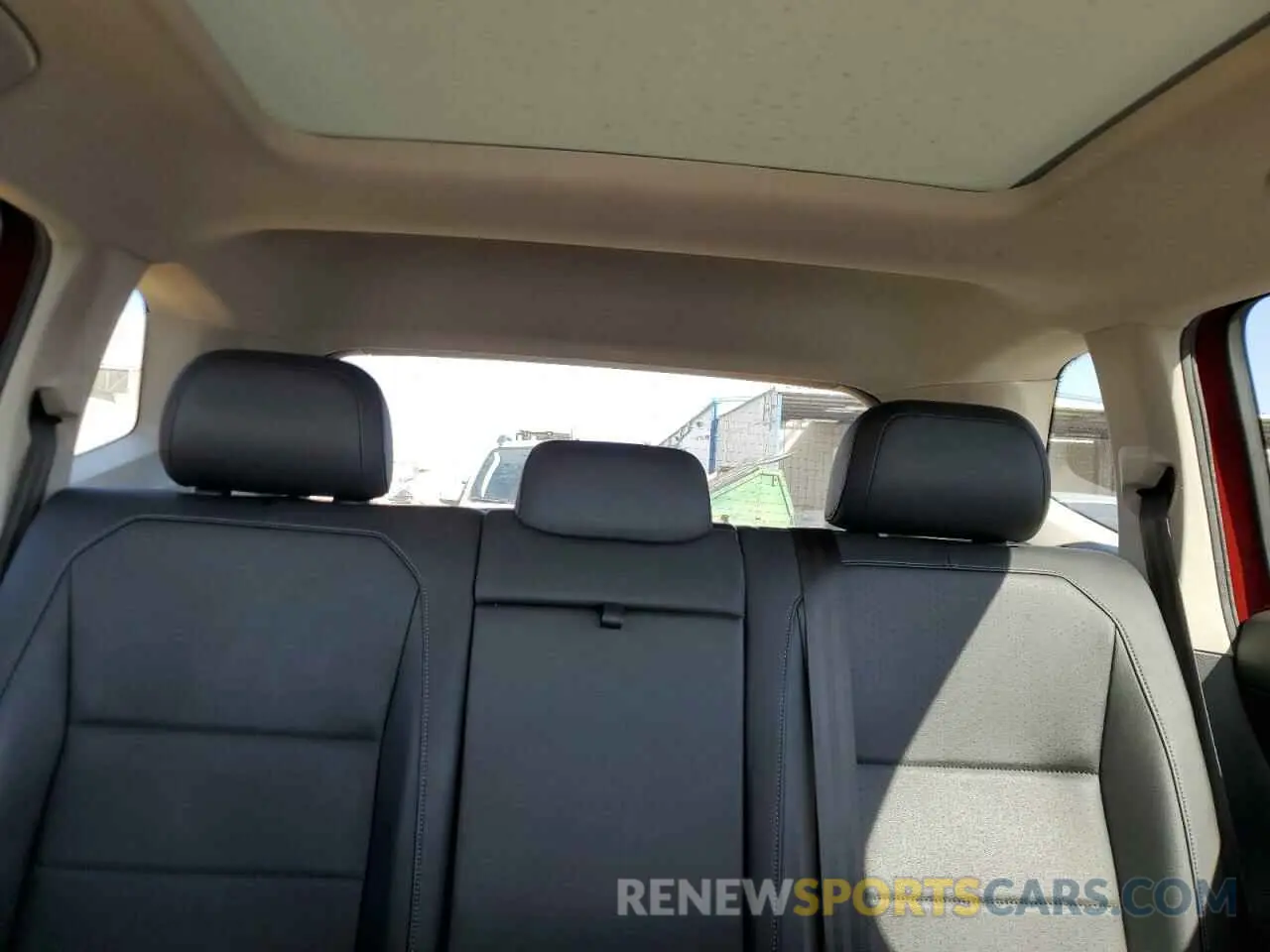 10 Photograph of a damaged car 3VV2B7AX1KM080479 VOLKSWAGEN TIGUAN 2019