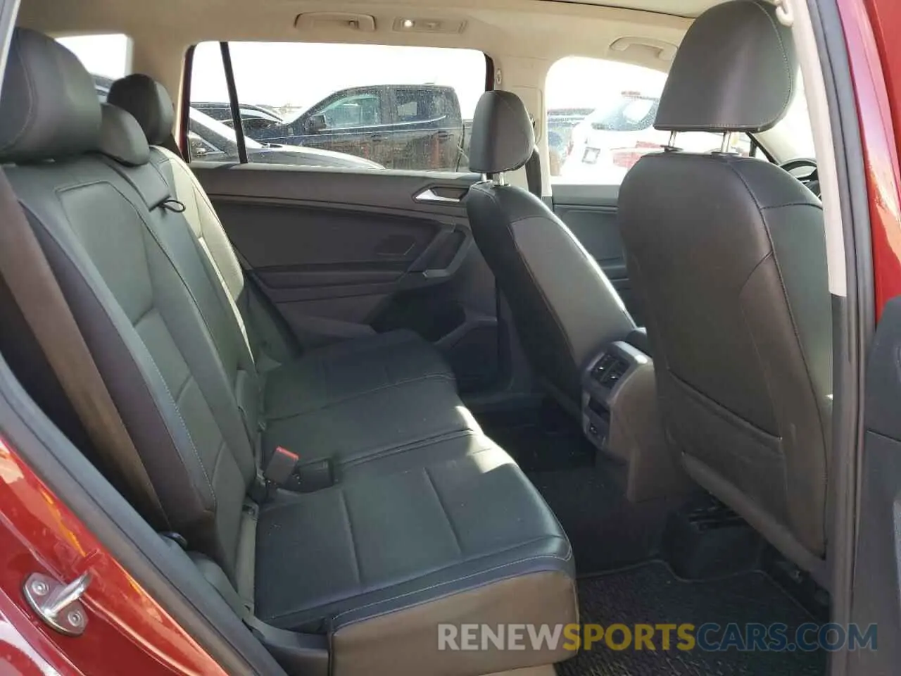 11 Photograph of a damaged car 3VV2B7AX1KM080479 VOLKSWAGEN TIGUAN 2019