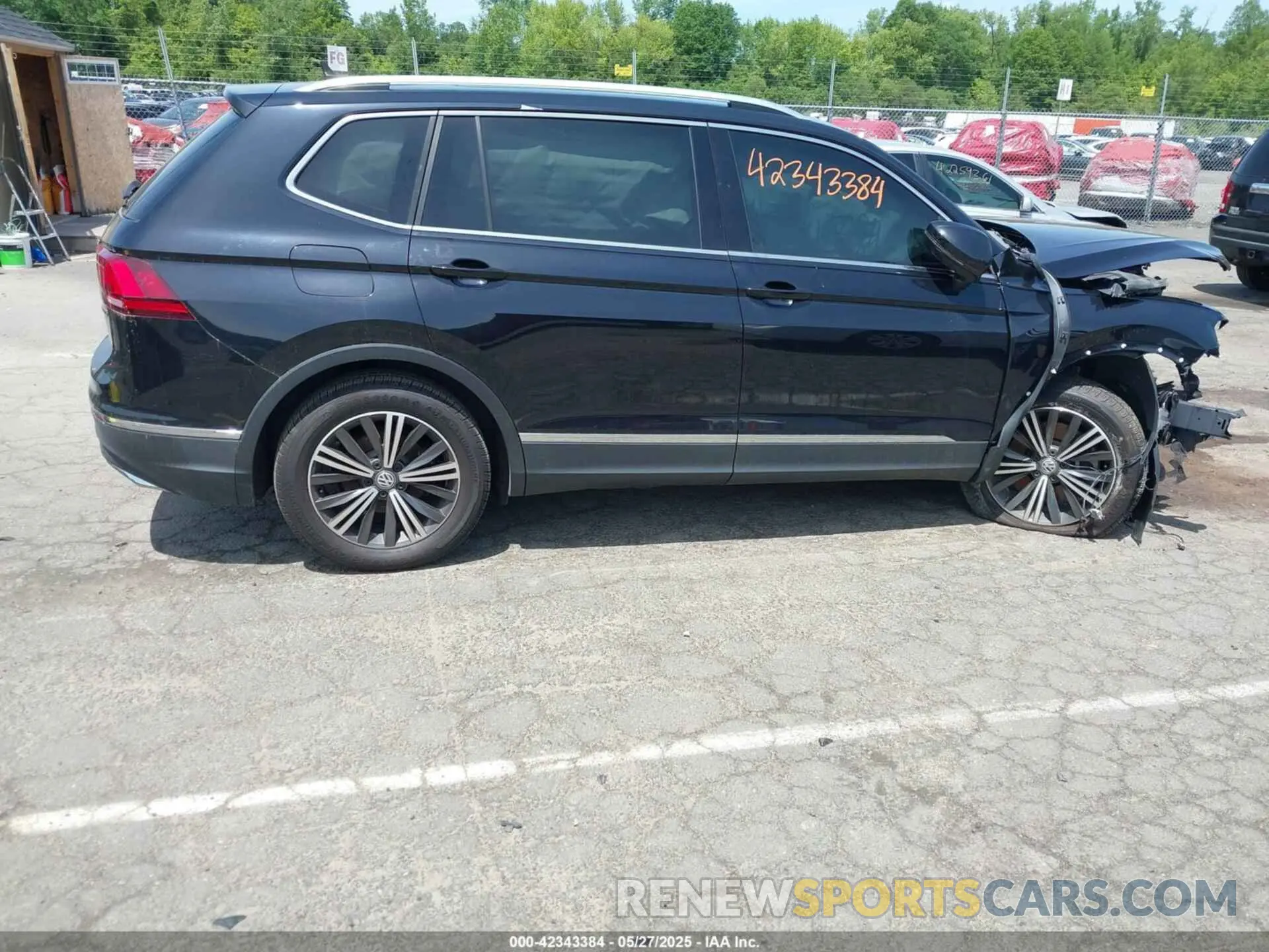 14 Photograph of a damaged car 3VV2B7AX1KM083608 VOLKSWAGEN TIGUAN 2019