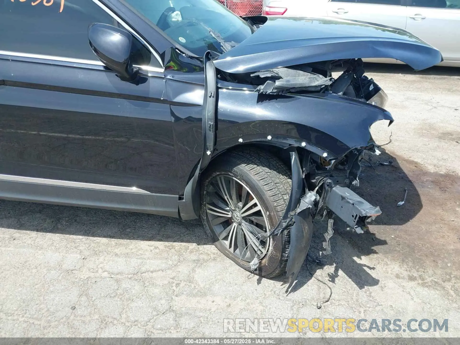 19 Photograph of a damaged car 3VV2B7AX1KM083608 VOLKSWAGEN TIGUAN 2019