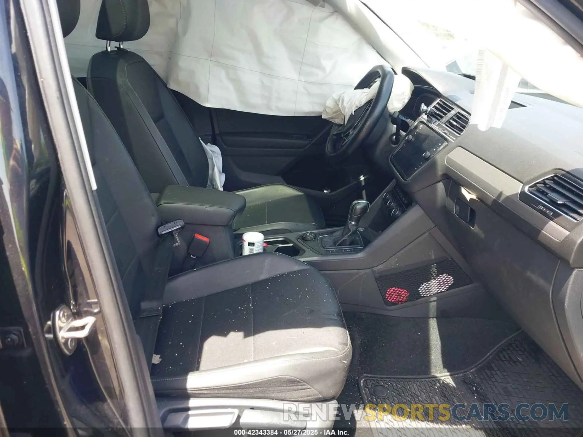5 Photograph of a damaged car 3VV2B7AX1KM083608 VOLKSWAGEN TIGUAN 2019