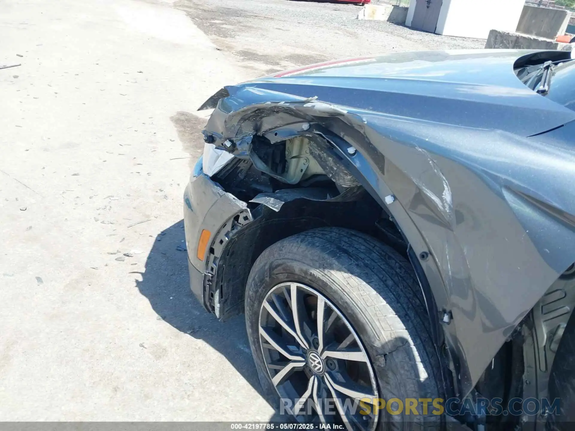 6 Photograph of a damaged car 3VV2B7AX1KM085794 VOLKSWAGEN TIGUAN 2019