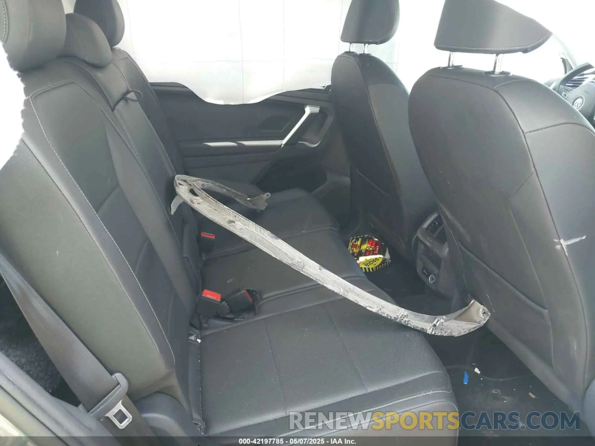 8 Photograph of a damaged car 3VV2B7AX1KM085794 VOLKSWAGEN TIGUAN 2019