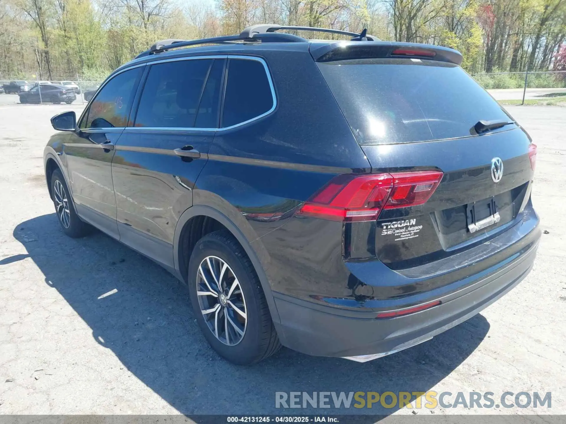 3 Photograph of a damaged car 3VV2B7AX1KM150482 VOLKSWAGEN TIGUAN 2019