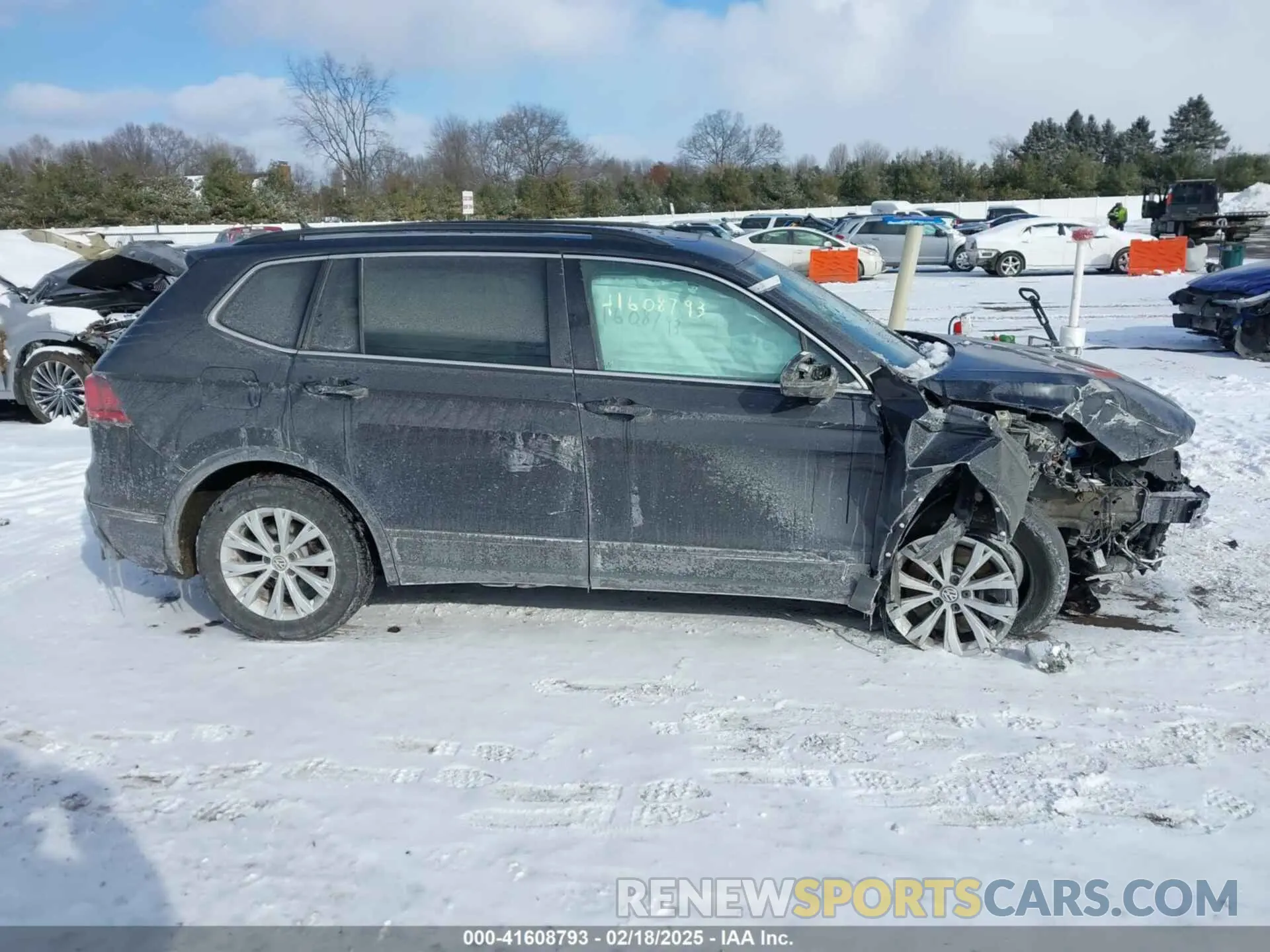 13 Photograph of a damaged car 3VV2B7AX1KM152751 VOLKSWAGEN TIGUAN 2019