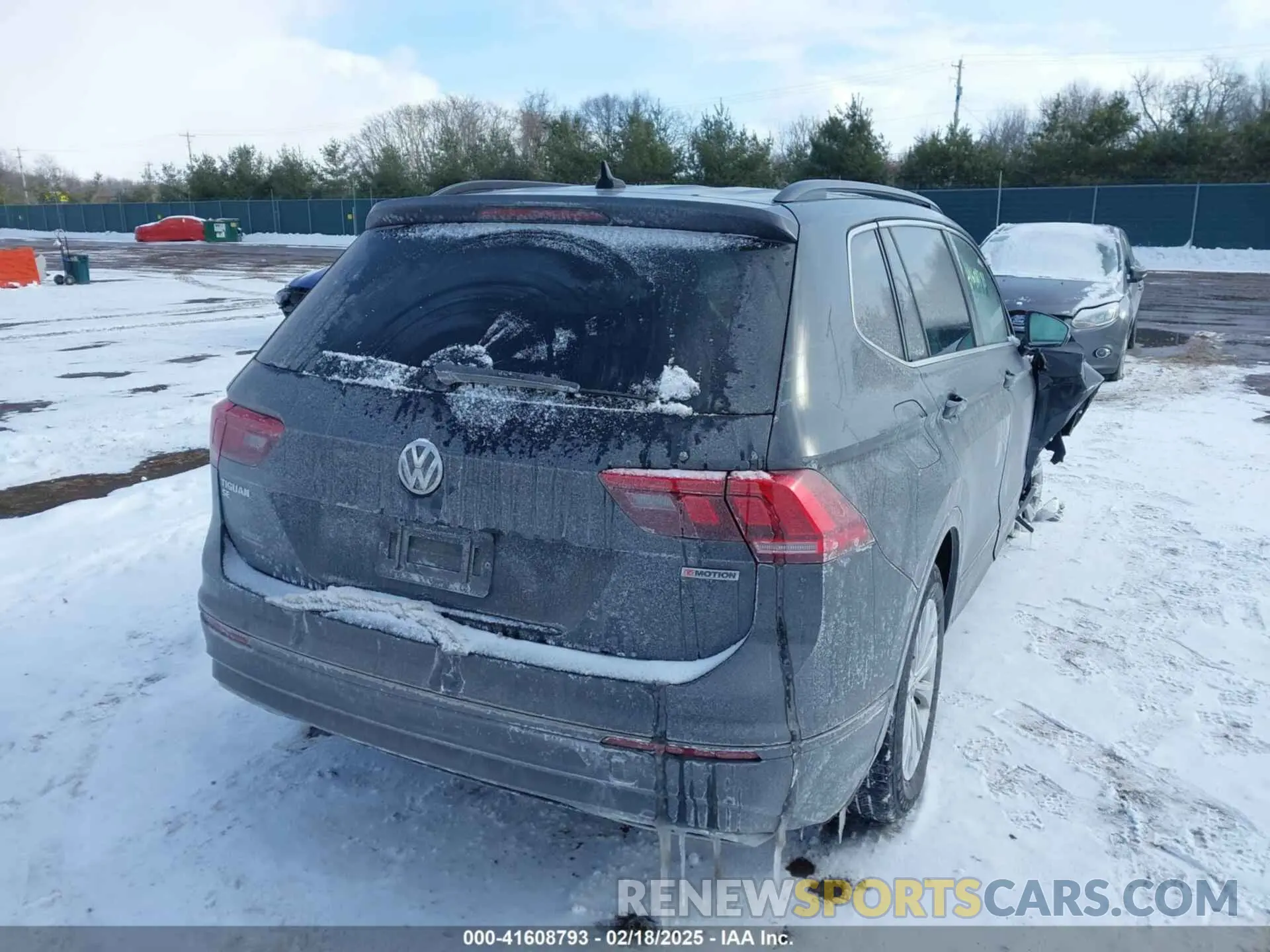 4 Photograph of a damaged car 3VV2B7AX1KM152751 VOLKSWAGEN TIGUAN 2019