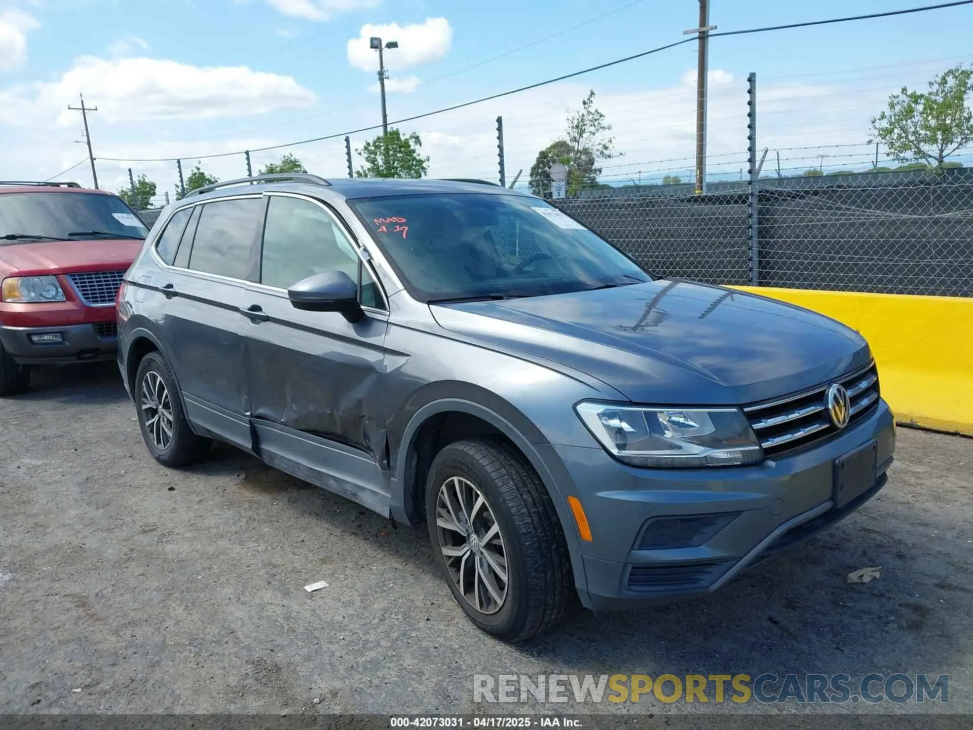 1 Photograph of a damaged car 3VV2B7AX1KM158582 VOLKSWAGEN TIGUAN 2019