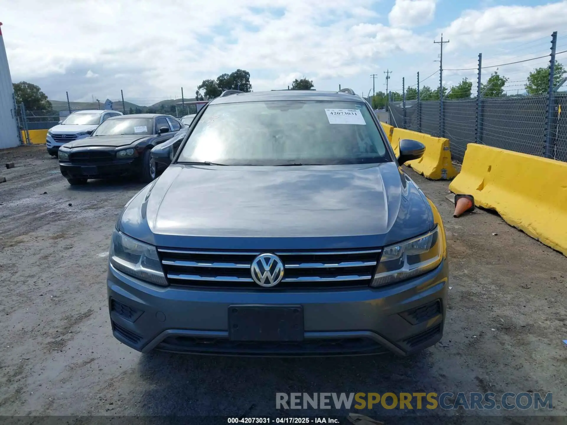 12 Photograph of a damaged car 3VV2B7AX1KM158582 VOLKSWAGEN TIGUAN 2019