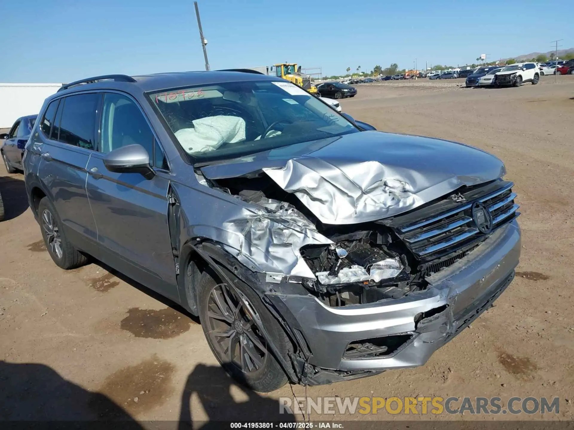 1 Photograph of a damaged car 3VV2B7AX1KM170926 VOLKSWAGEN TIGUAN 2019