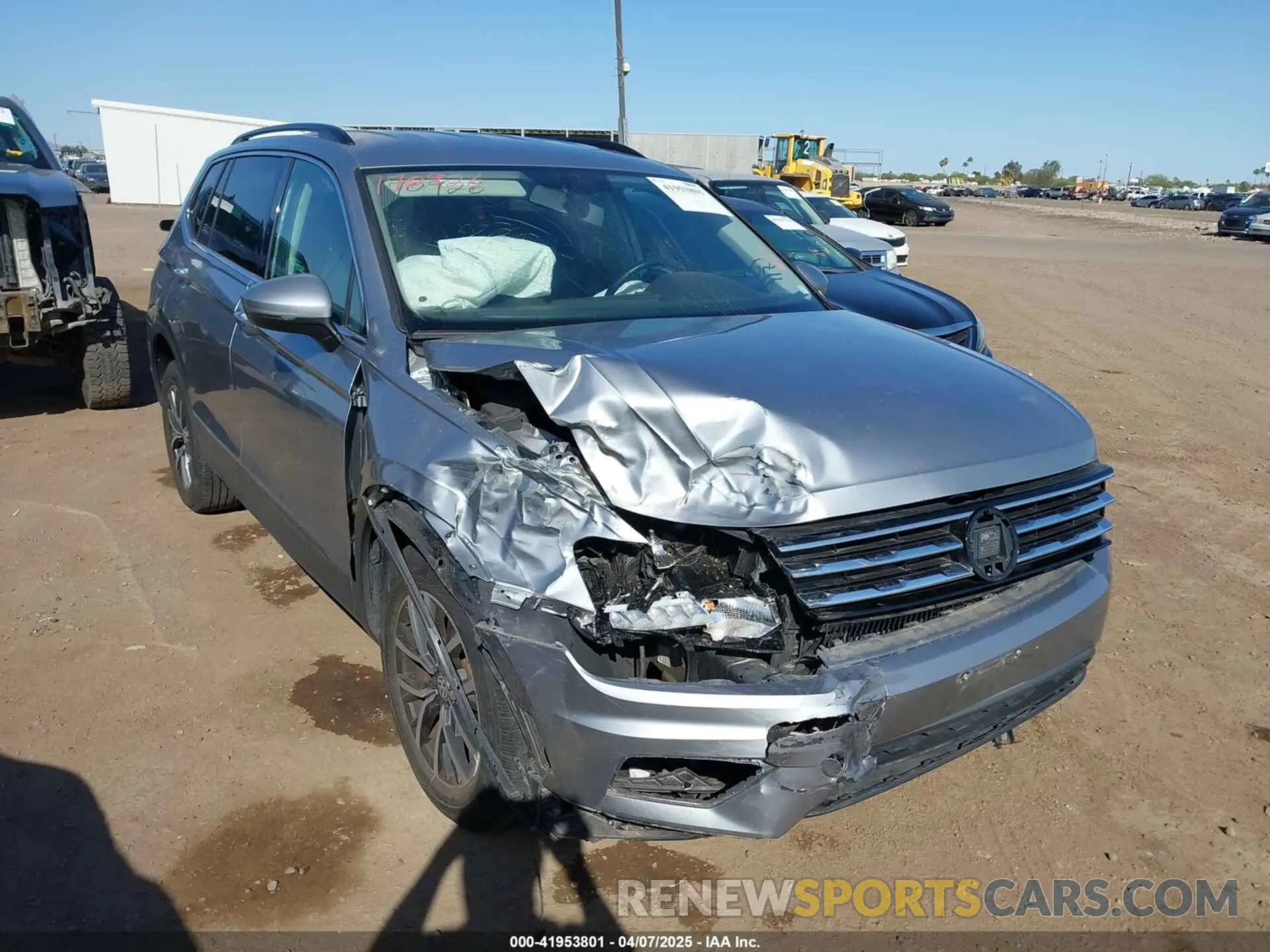 6 Photograph of a damaged car 3VV2B7AX1KM170926 VOLKSWAGEN TIGUAN 2019