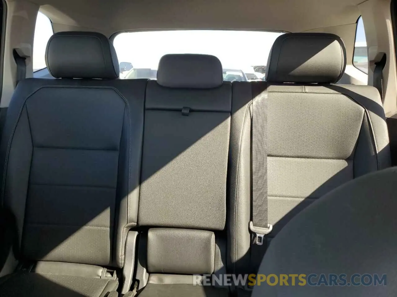 10 Photograph of a damaged car 3VV2B7AX1KM173499 VOLKSWAGEN TIGUAN 2019