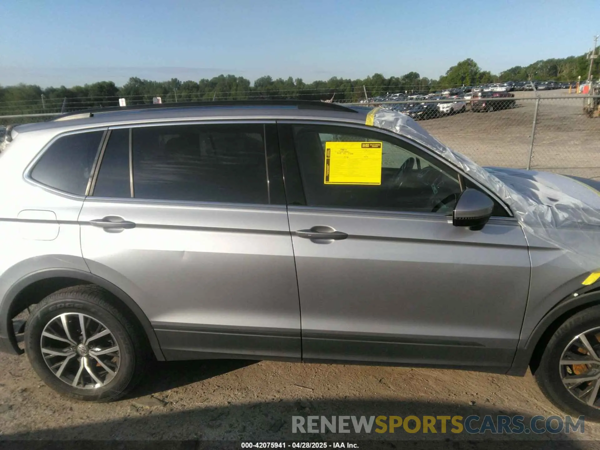 13 Photograph of a damaged car 3VV2B7AX1KM188293 VOLKSWAGEN TIGUAN 2019